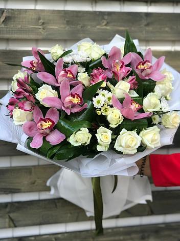 Букет цветов из: Розы и Хризантемы в Старолеушковской