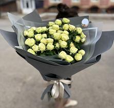 Букет Белые кустовые розы Солинеро в Старолеушковской